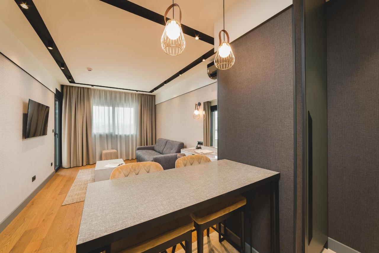 Signum Hotel Podgorica Exteriör bild