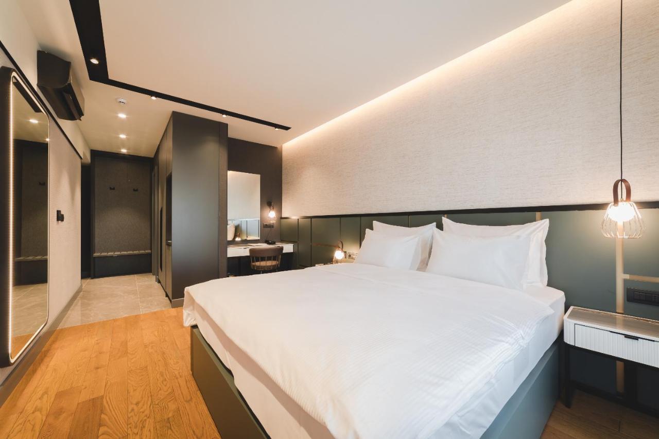 Signum Hotel Podgorica Exteriör bild